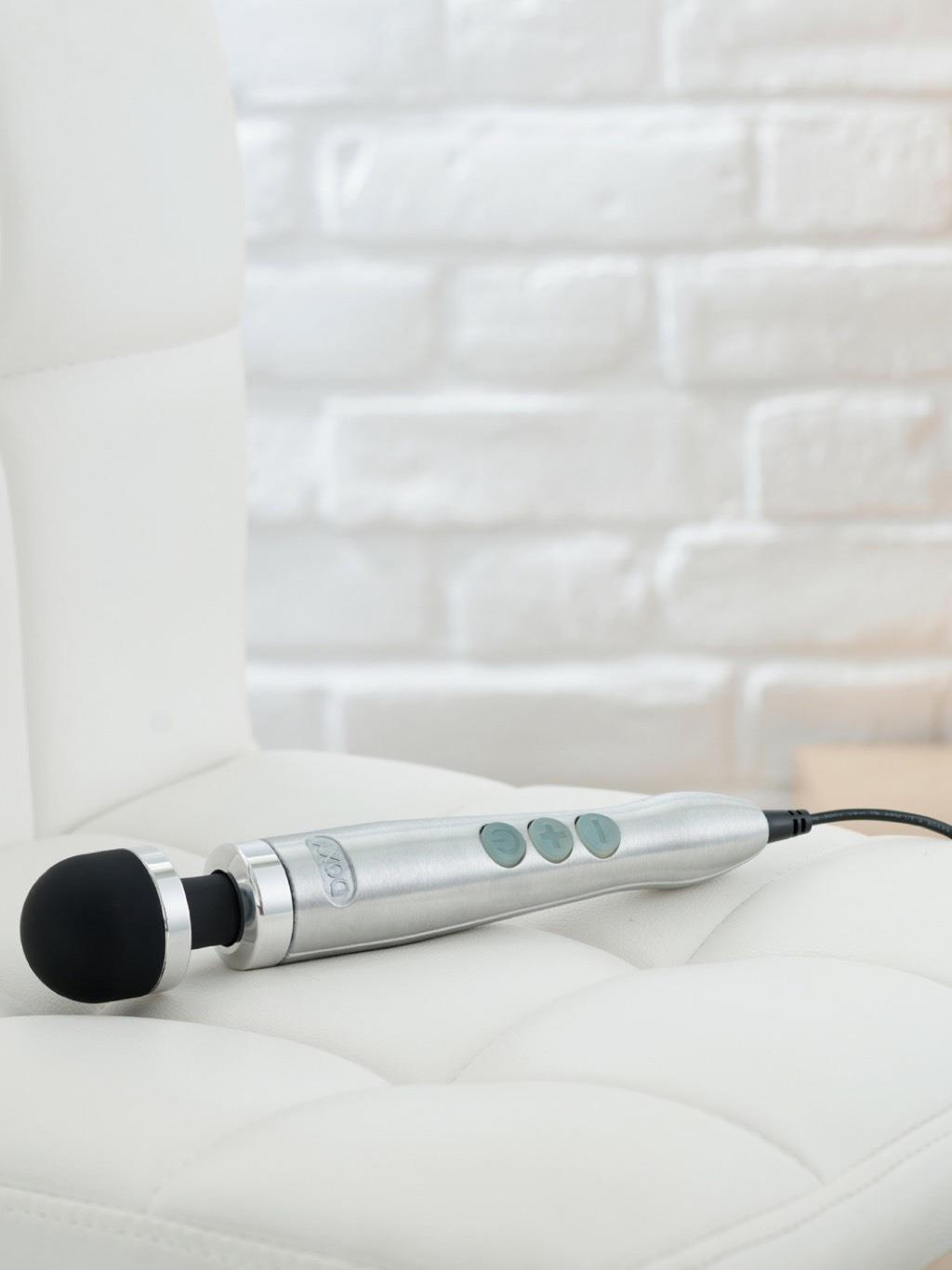 Doxy Number 3 Massager - Brushed Aluminium - Image 2